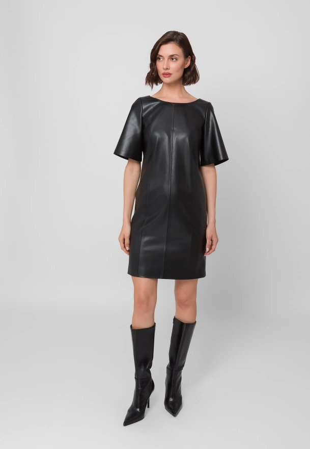 Sukienka z ekoskóry z bufiastymi rękawami
