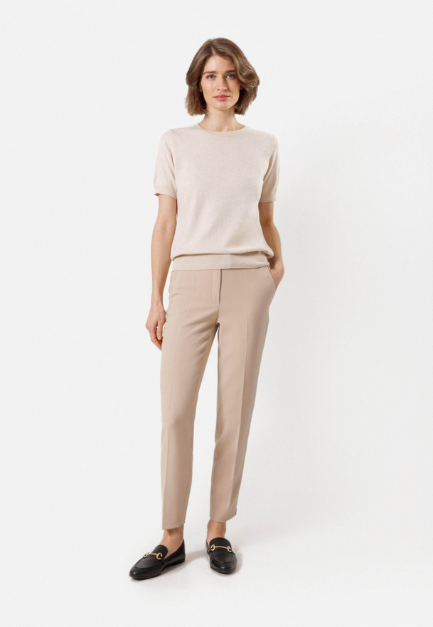 Beżowe spodnie w kant z wiskozą