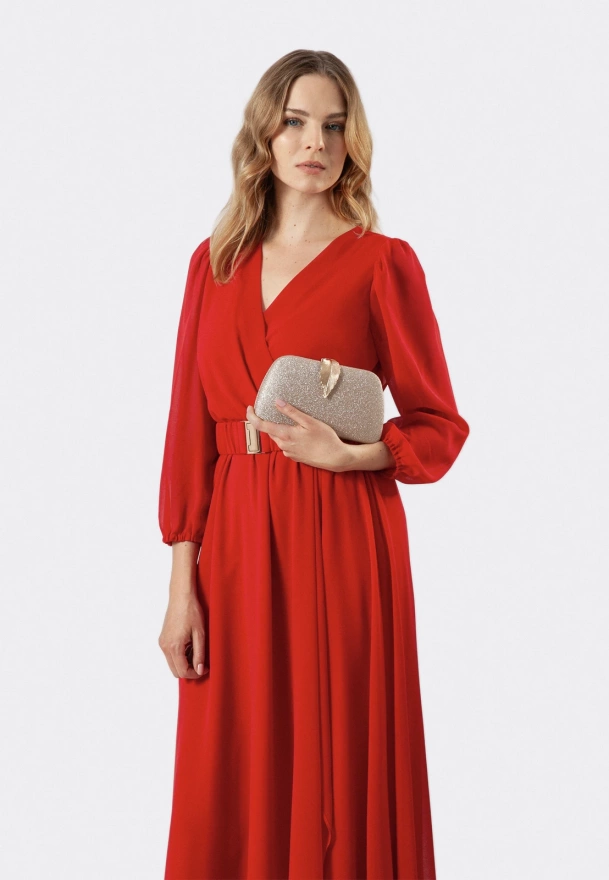 Czerwona sukienka z kopertowym dekoltem