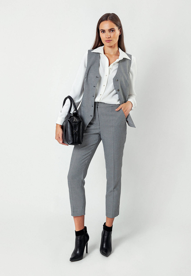 Cygaretki w czarno-białą pepitę