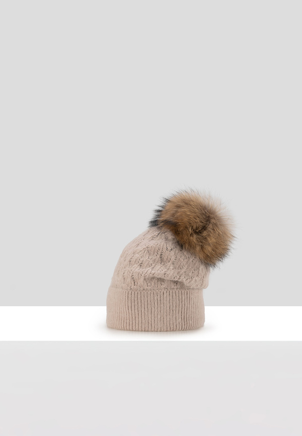 Beżowa czapka smerfetka z angory