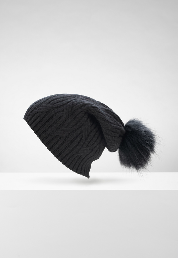 Czarna zimowa czapka smerfetka ze splotem