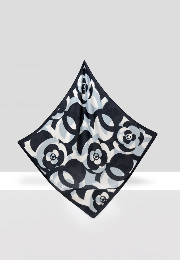 Czarno-biała apaszka z wiskozy