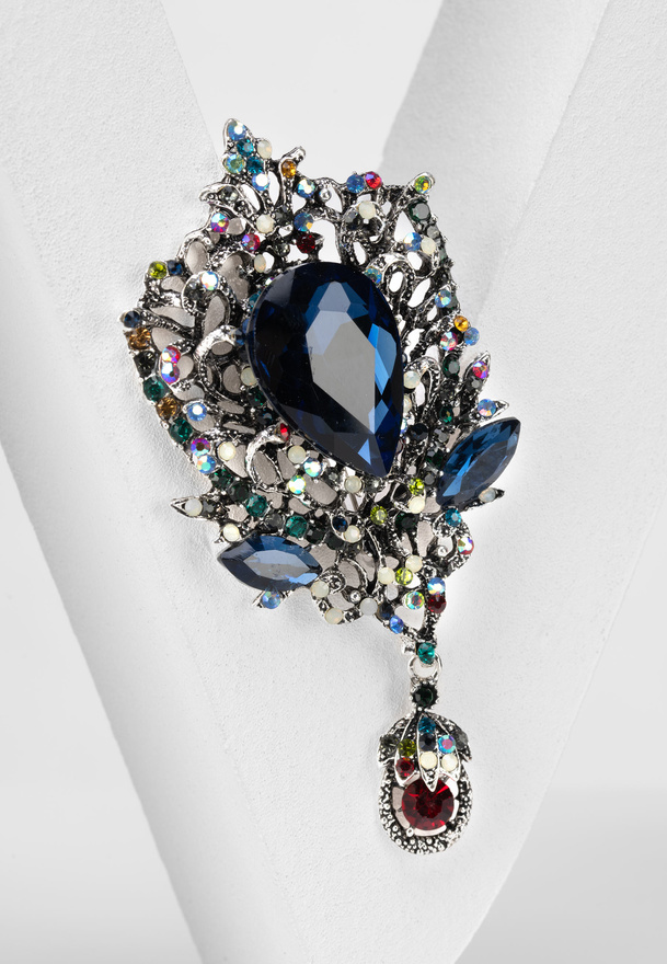 Broszka z kolorowymi cyrkoniami