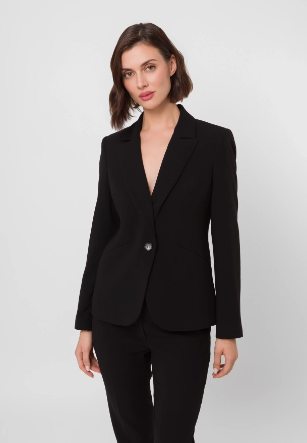 Klasyczny żakiet zapinany na jeden guzik