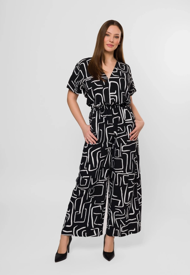 Czarno-biały kombinezon z wiskozy