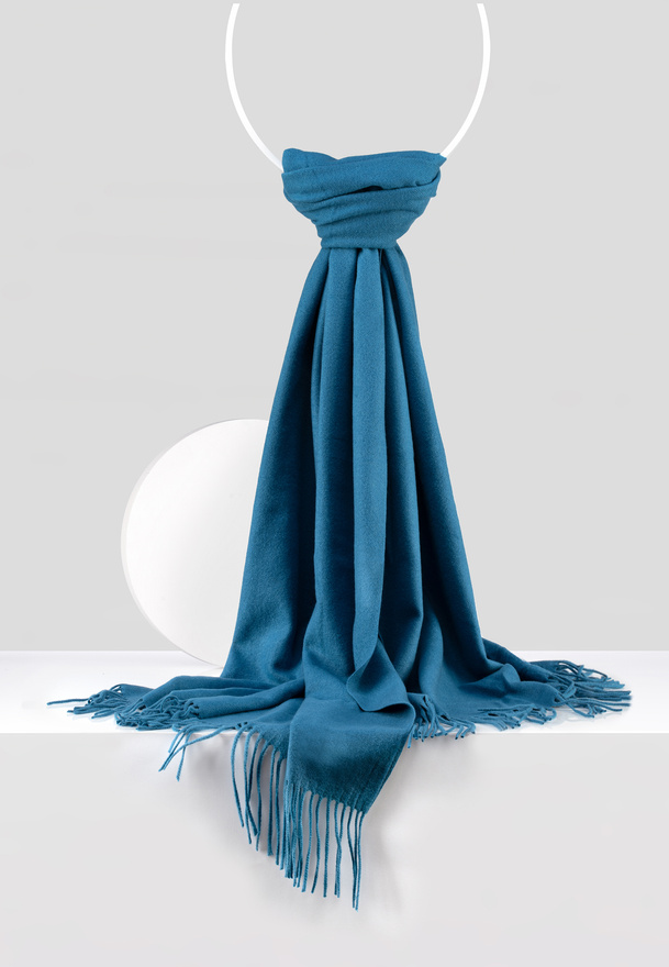 Ciepły szal w kolorze morskim z wiskozą