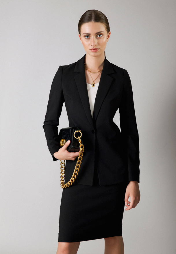 Czarna ołówkowa spódnica