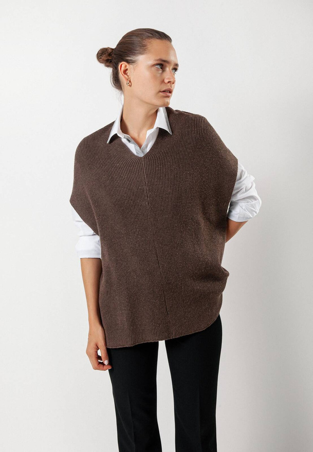 Brązowa dzianinowa kamizelka