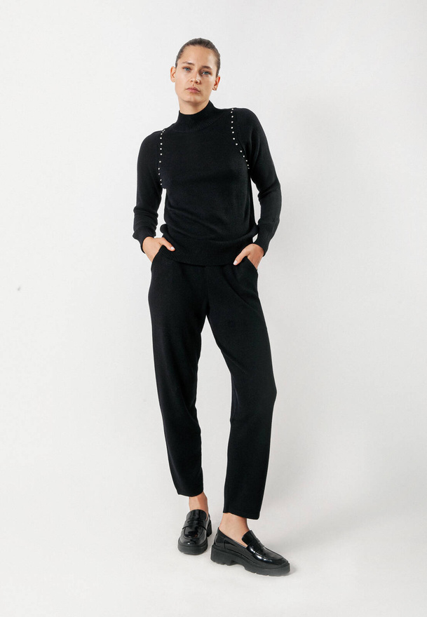 Czarne dzianinowe spodnie z kieszeniami