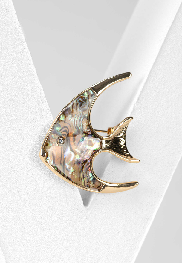 Kolorowa broszka w kształcie ryby