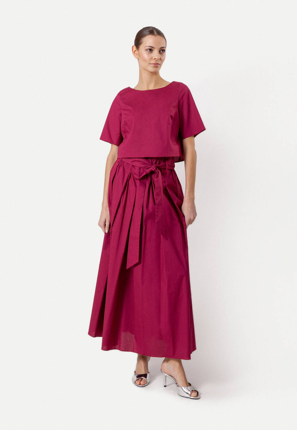 Krótka bawełniana bluzka w amarantowym kolorze