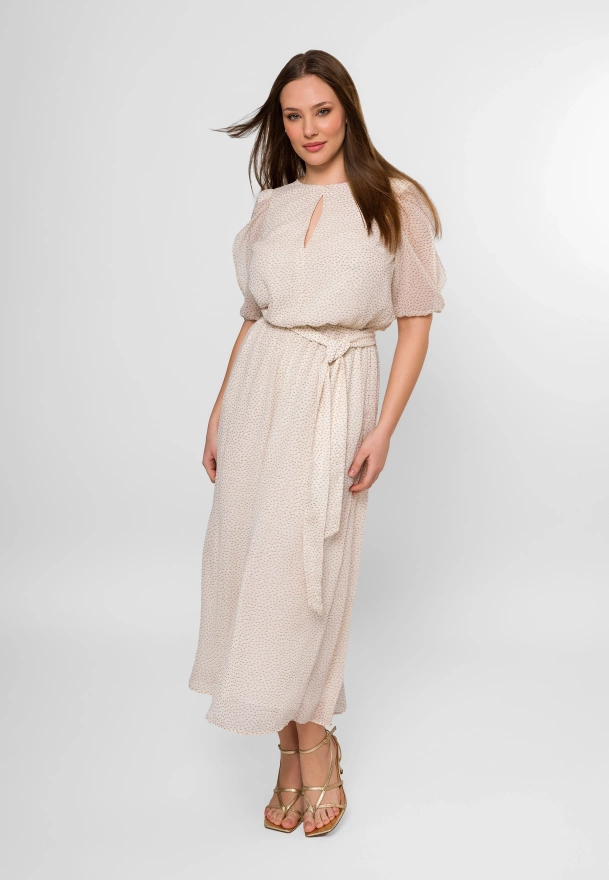 Długa sukienka wiązana w pasie