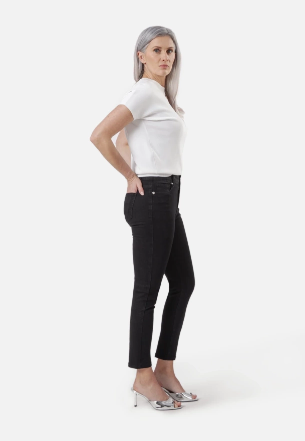 Klasyczne czarne jeansy