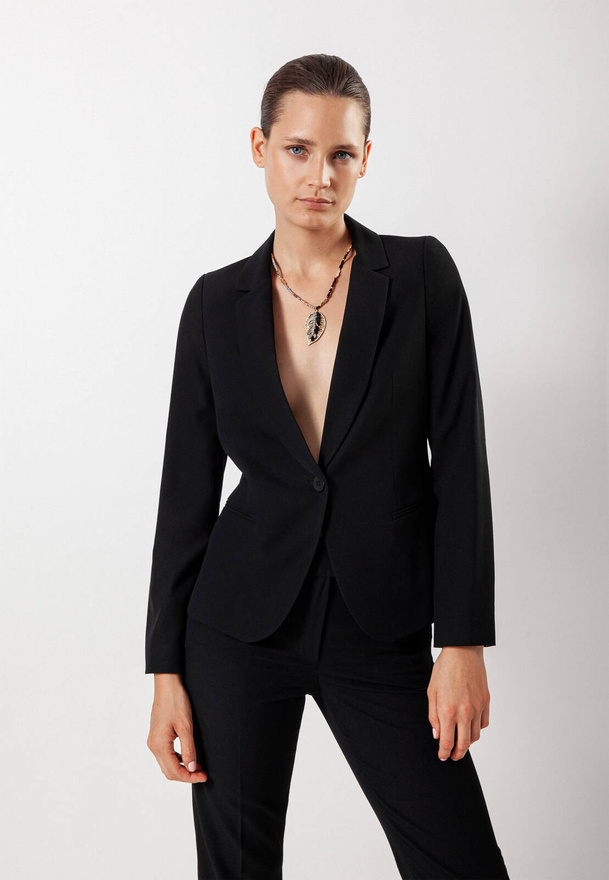 Taliowany czarny żakiet