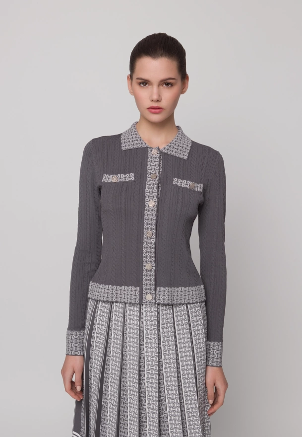 Szary kardigan z ozdobnym wykończeniem