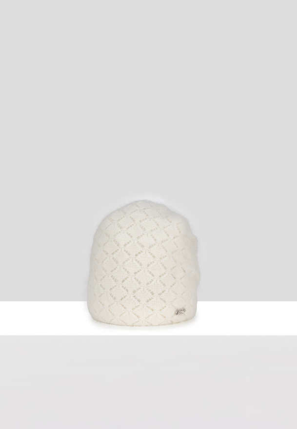 Ecru czapka w romby z naturalnym włosiem