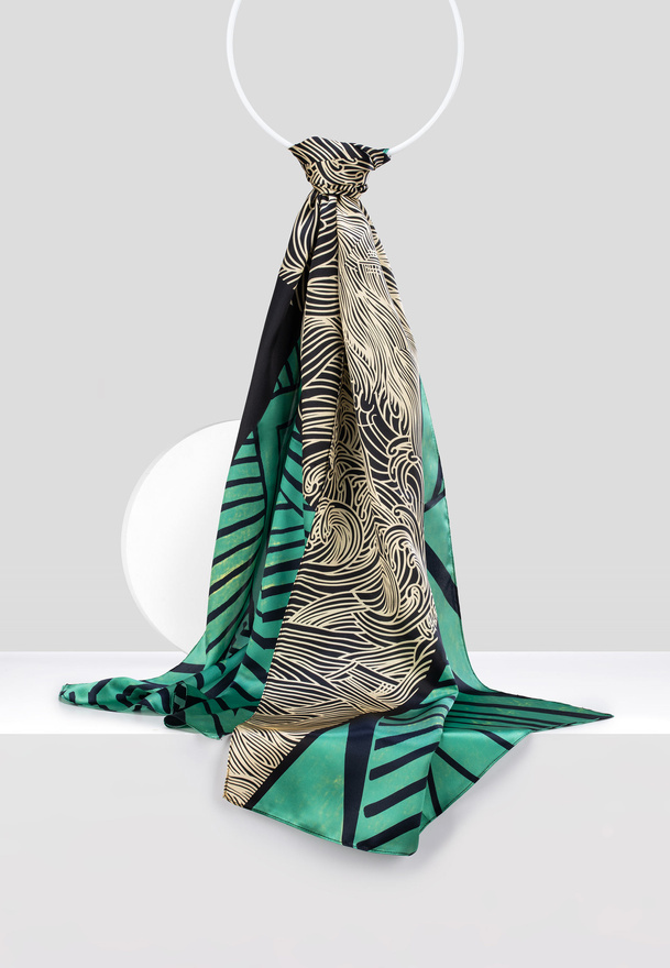 Jedwabny szal w oryginalny wzór