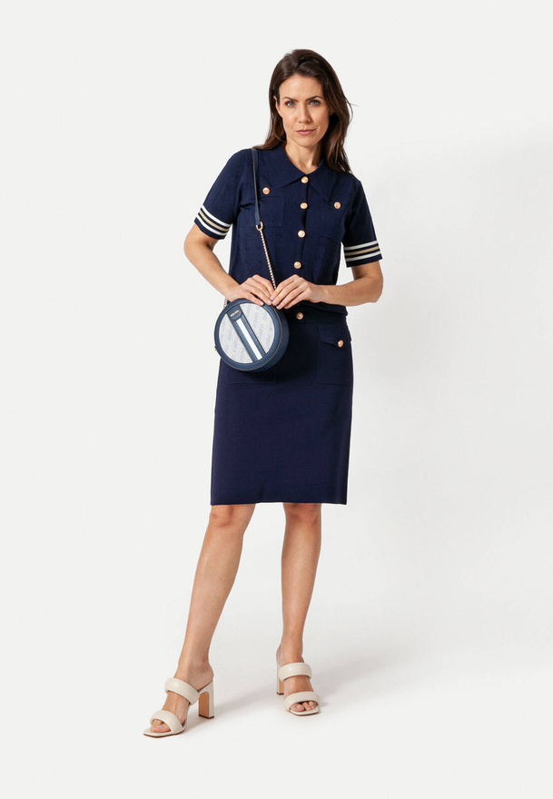 Granatowa spódnica z dzianiny z marynarskimi guzikami