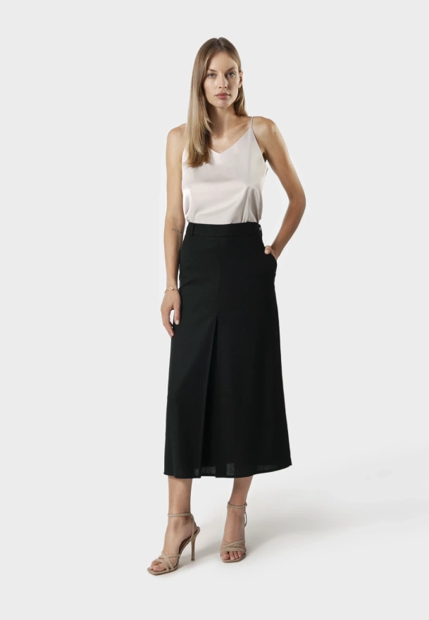 Długa czarna spódnica z kontrafałdą z przodu