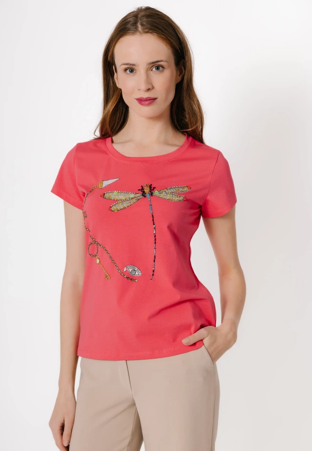 Koralowy t-shirt z ważką z koralików