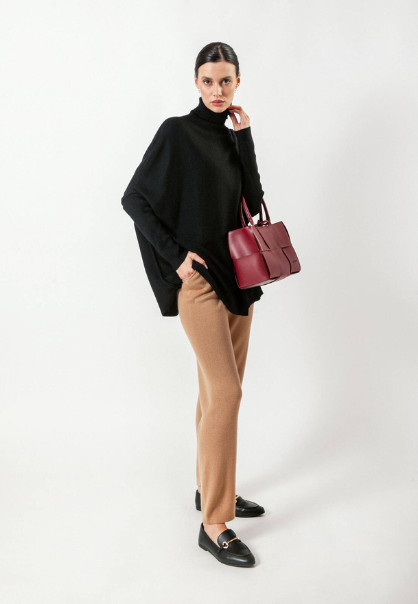 Czarna tunika z golfem