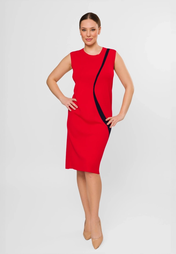 Czerwona dzianinowa sukienka bez rękawów