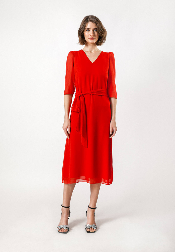 Elegancka czerwona sukienka