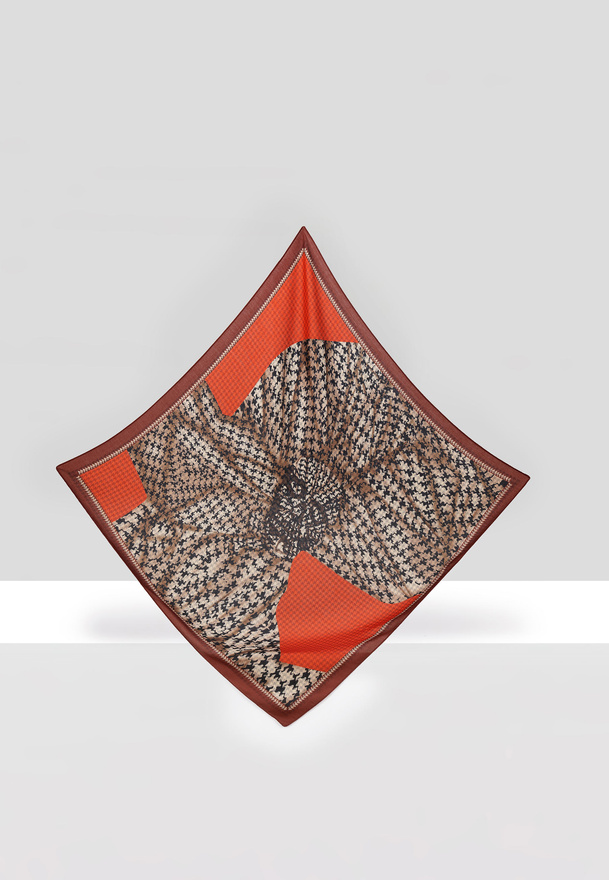 Wiskozowa apaszka w oryginalny print