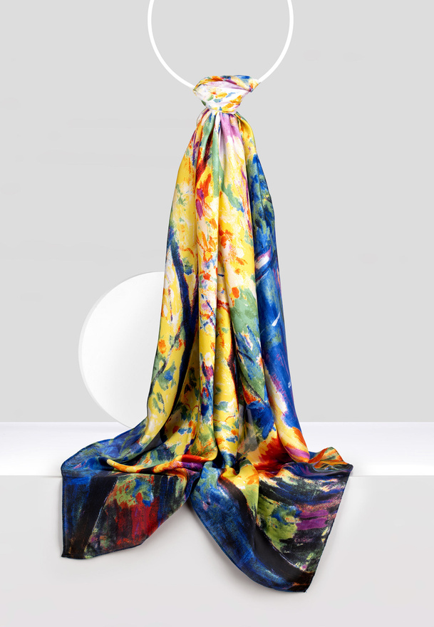 Kolorowy szal w abstrakcyjny wzór