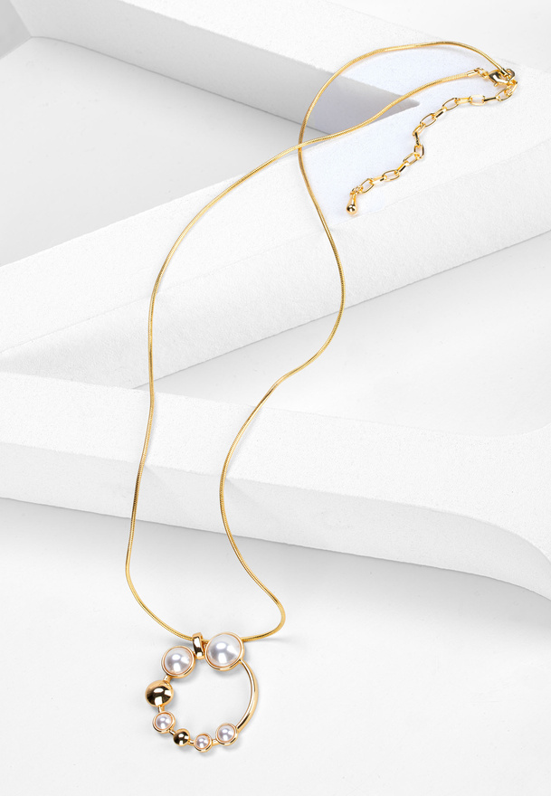 Naszyjnik z okrągłą zawieszką