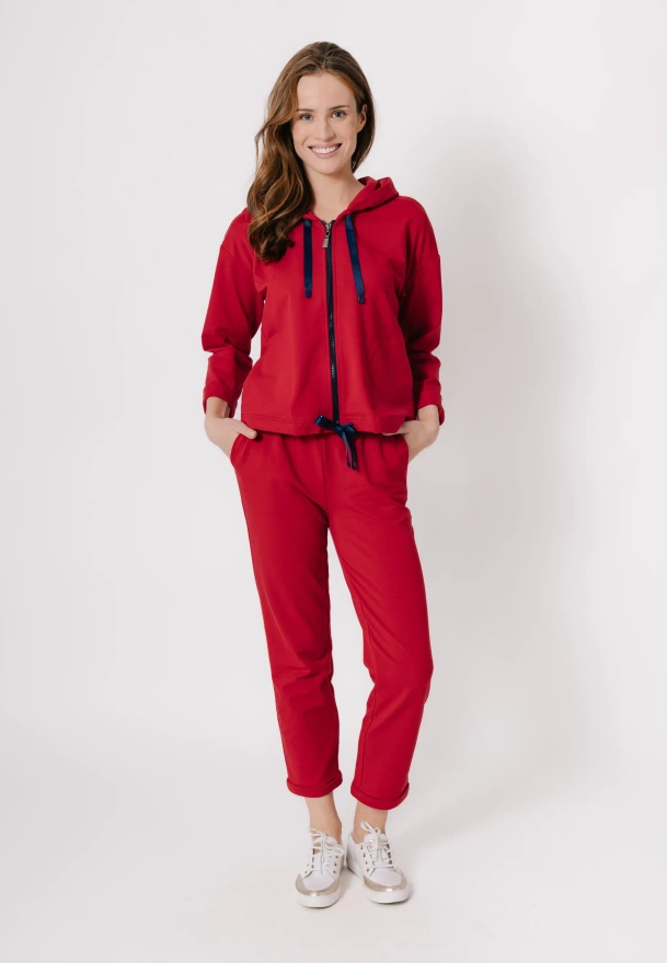 Bawełniane dresowe spodnie w czerwonym kolorze