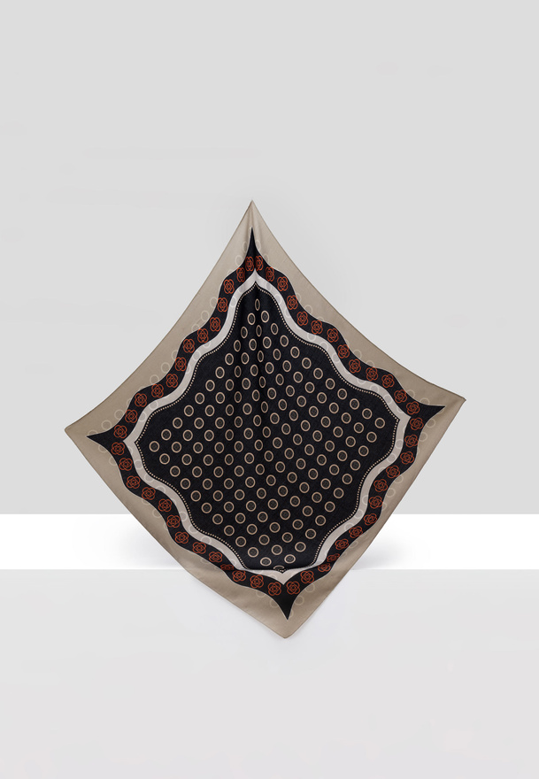 Brązowa wiskozowa apaszka w kropki