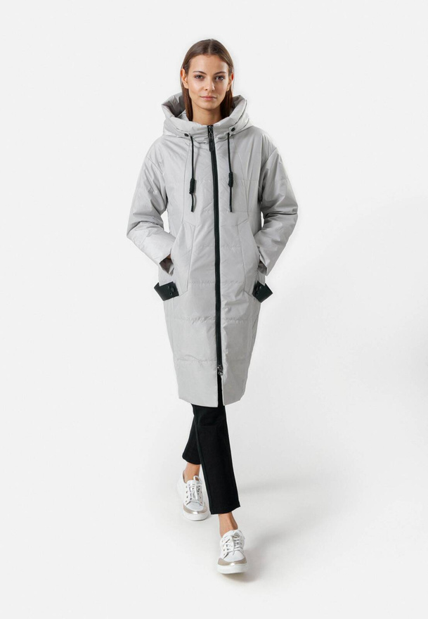 Jasno-szara długa kurtka z lekkim ociepleniem