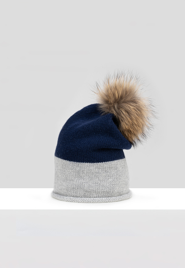Granatowo-szara czapka z pomponem