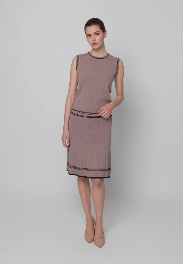 Ażurowa spódnica z plisowaniem w brązowym kolorze