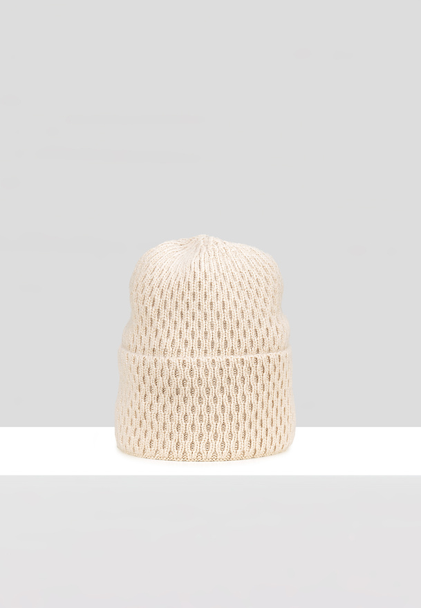 Beżowa czapka z angorą