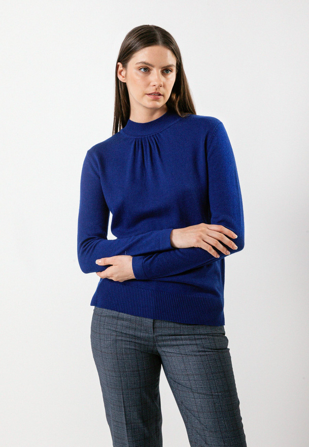 Granatowy półgolf z marszczeniem pod szyją