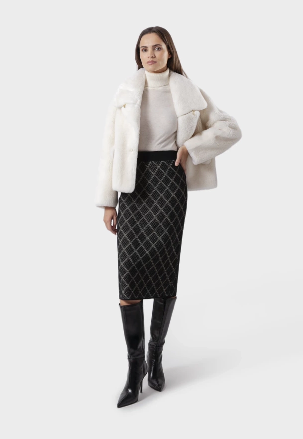 Czarna dzianinowa spódnica ze złotą nitką