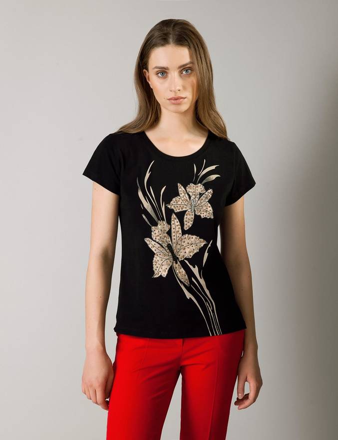 Czarny t-shirt z kwiatem