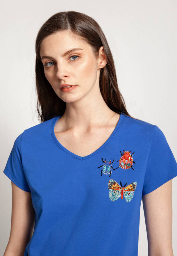 Niebieski bawełniany t-shirt z aplikacjami z koralików