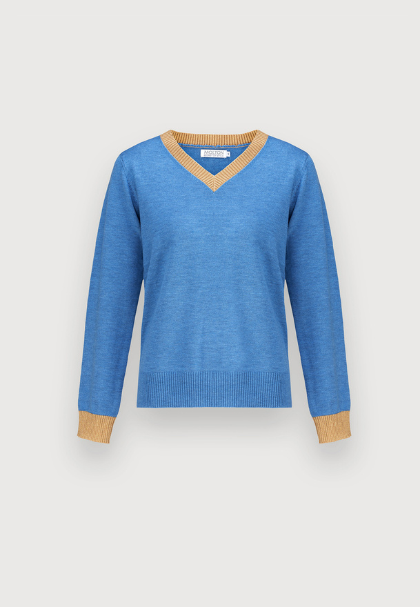 Niebieski sweter w serek z domieszką wełny