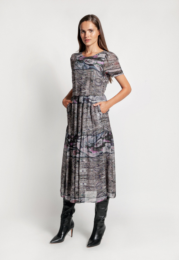 Sukienka 100% wiskozy odcinana w pasie w łączony wzór