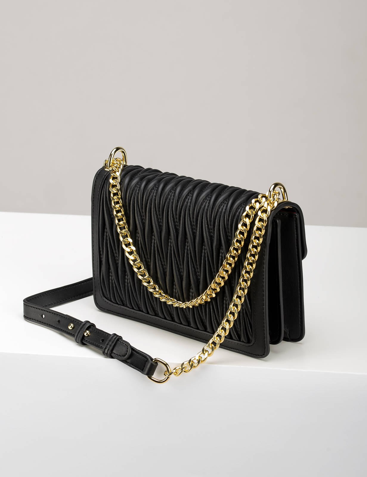 Useful Manifold audible Molton Czarna pikowana torebka na łańcuszku | Outlet | Elegancka i  ekskluzywna odzież damska - sklep internetowy MOLTON