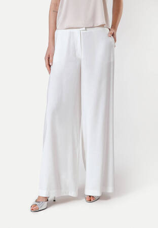Białe szerokie spodnie z lnem