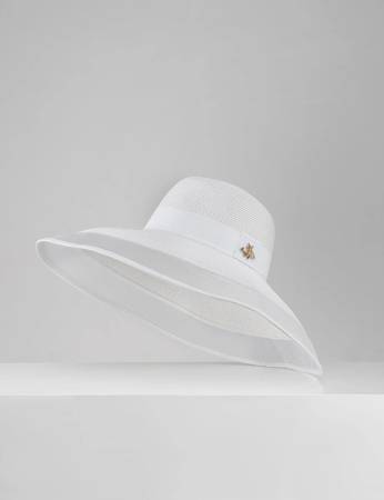 Biały kapelusz z dużym rondem
