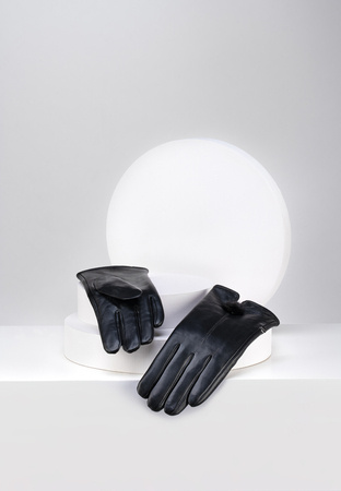 Czarne skórzane rękawiczki z puszkiem