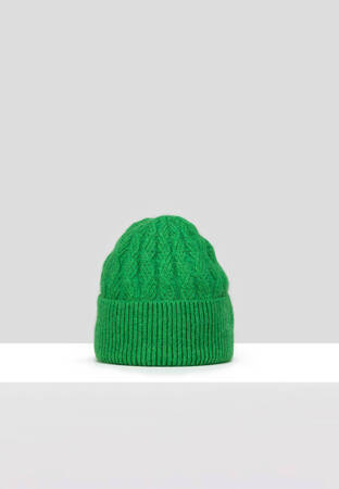 Zielona czapka w warkocze