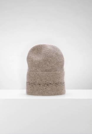 Zimowa, beżowa czapka z bawełną zdobiona cyrkoniami
